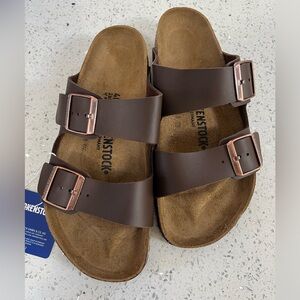 Birkenstock Arizona Sandals. Size 9. Brown